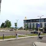 Unique Location With Parking شقة *