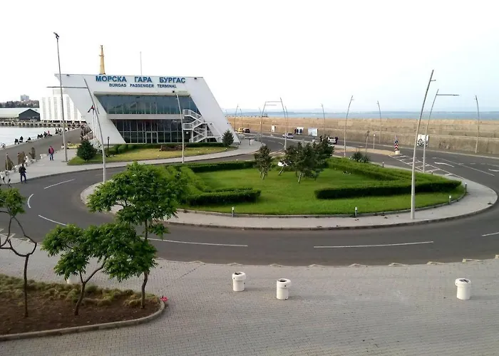 Apartment Unique Location With Parking