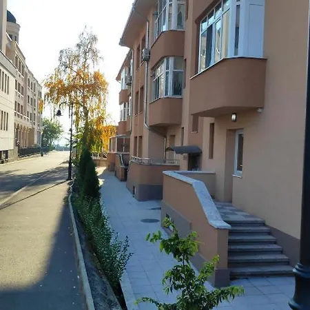 Unique Location With Parking Lejlighed *