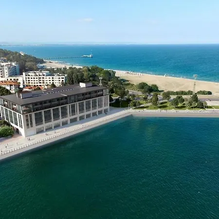 Lejlighed Unique Location With Parking *