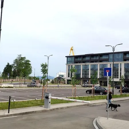 Unique Location With Parking Lejlighed *