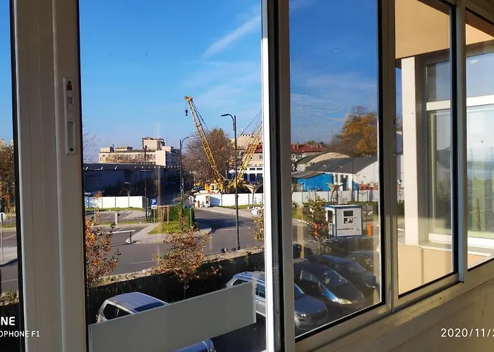 Unique Location With Parking Appartement *