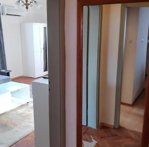 Unique Location With Parking Appartement *