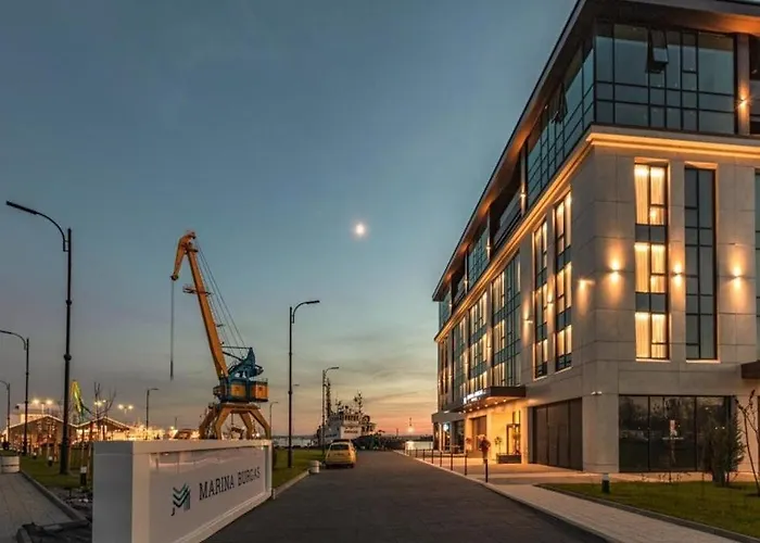 Unique Location With Parking Lejlighed *